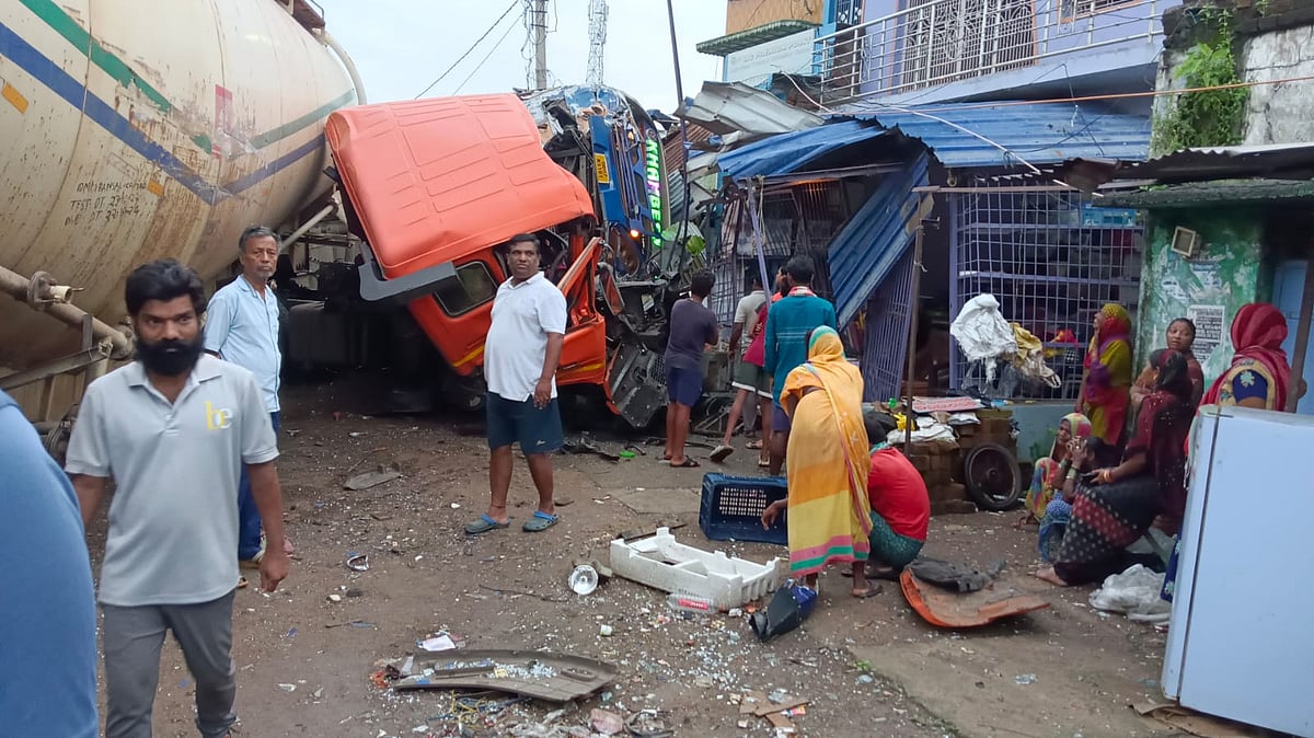 X/@soumyajitt
 : The accident happened on National Highway 59 at Samarjhola near Hinjili